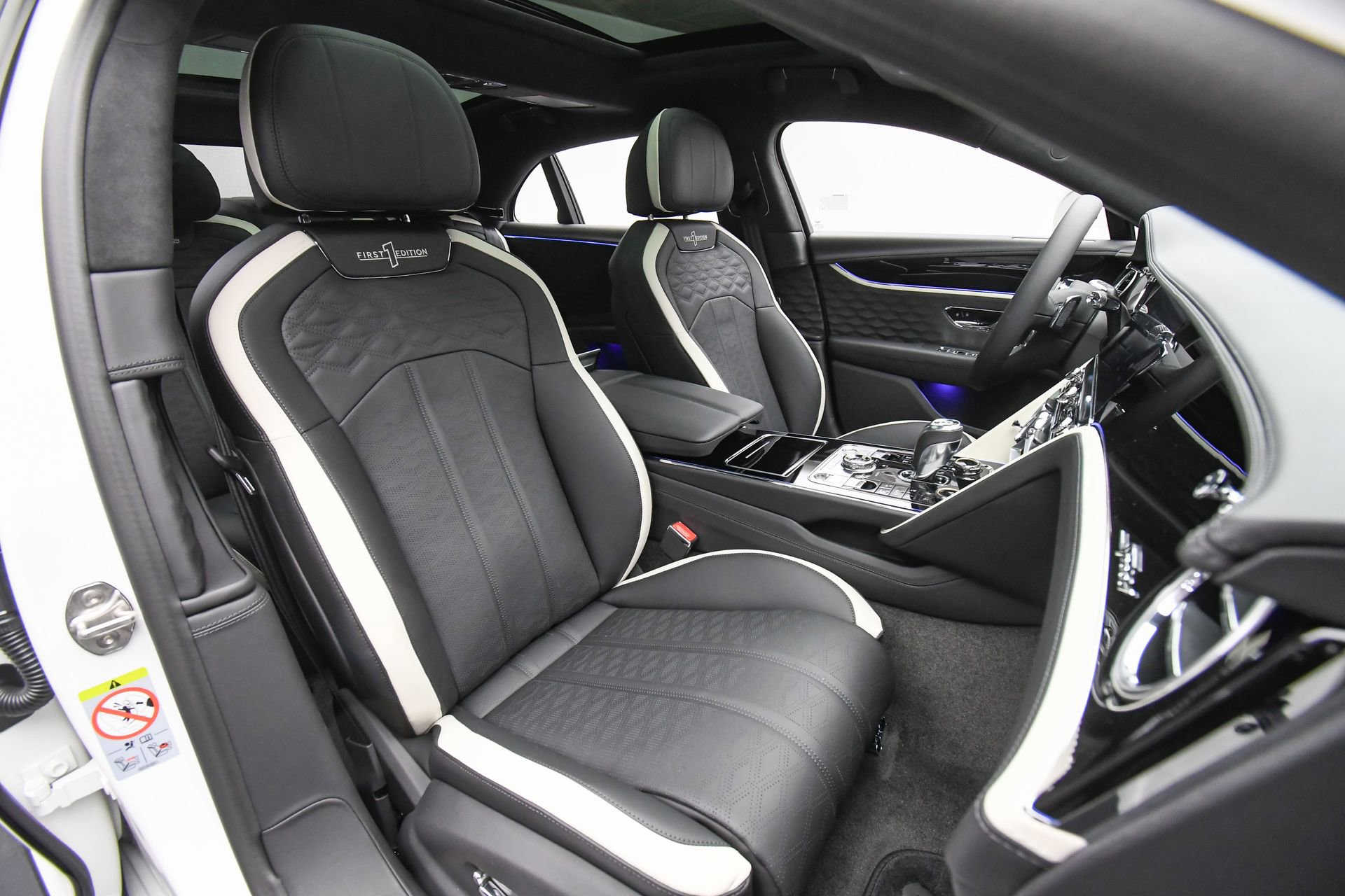 New 2025 Bentley Flying Spur Plug-In Hybrid image 17