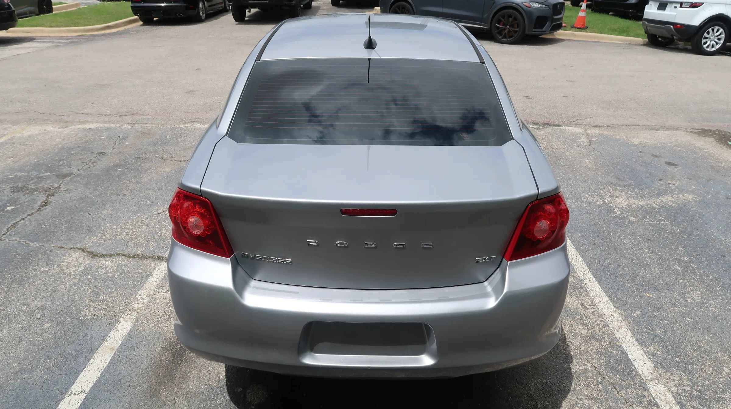 Used 2014 Dodge Avenger SXT FWD image 11