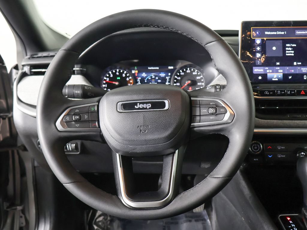 Used 2023 Jeep Compass Latitude AWD/4WD image 34