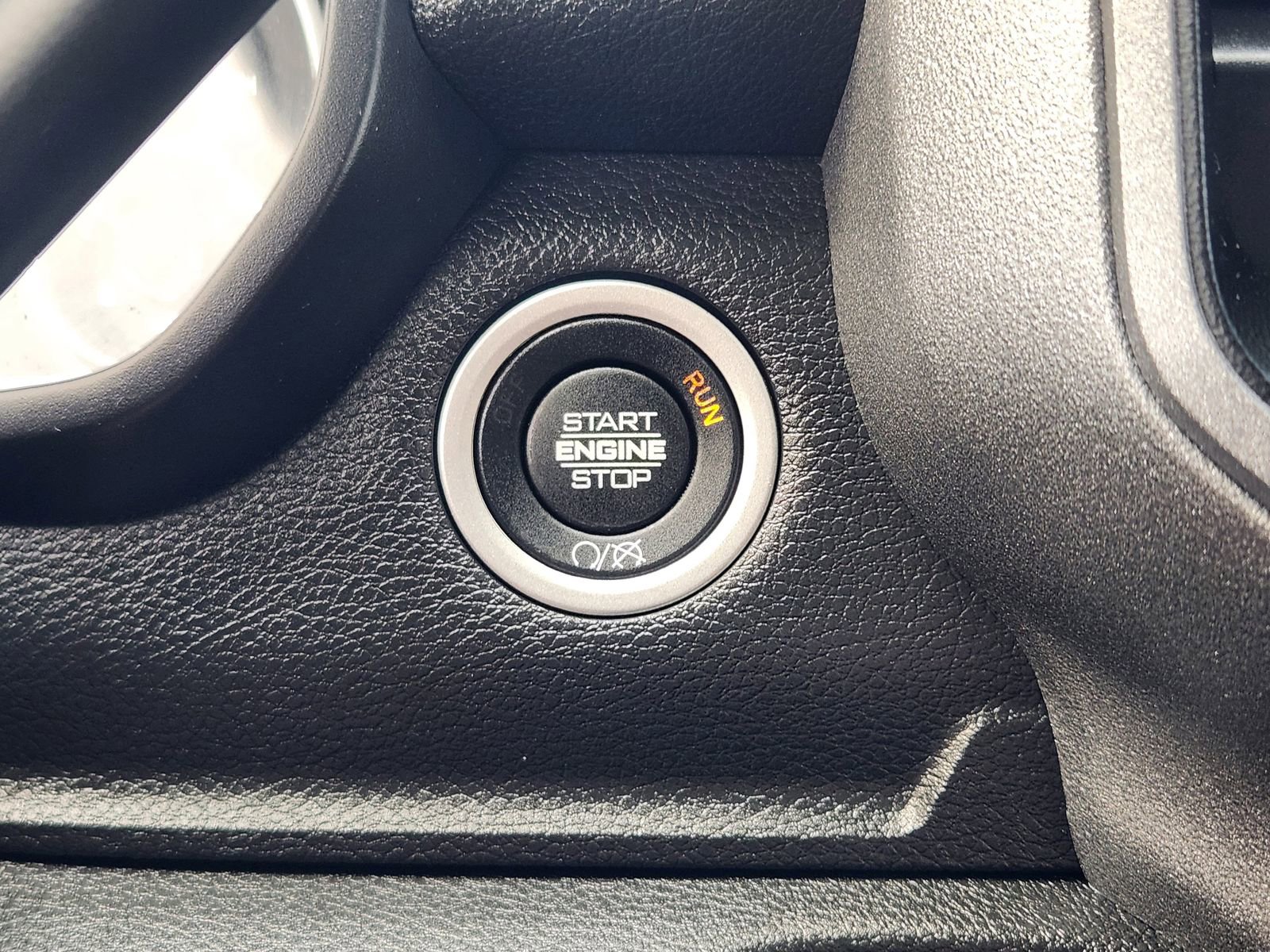 Used 2024 RAM 2500 Tradesman w/ Chrome Appearance Group image 23