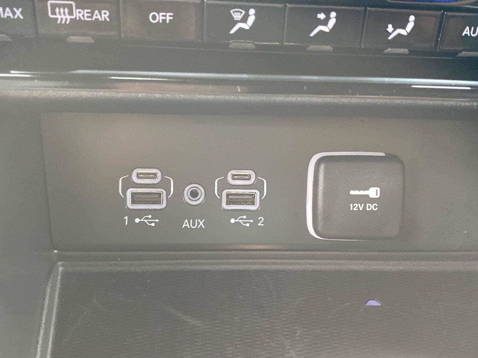 Used 2025 Jeep Grand Cherokee Laredo w/ Luxury Tech Group I AWD/4WD image 16