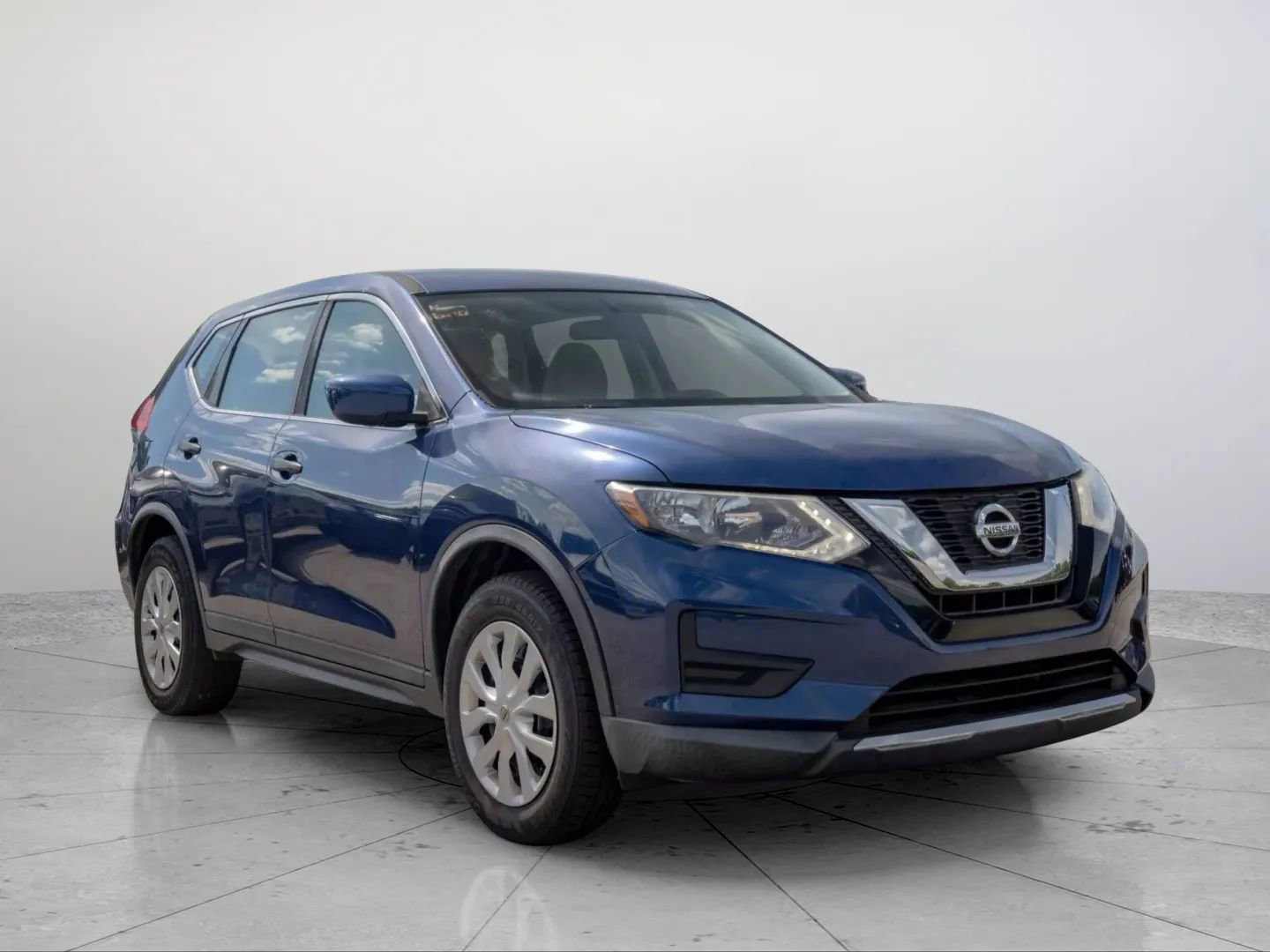 Used 2017 Nissan Rogue S image 7