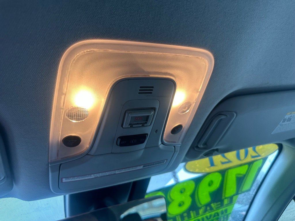 Used 2021 Toyota Prius Prime XLE image 18