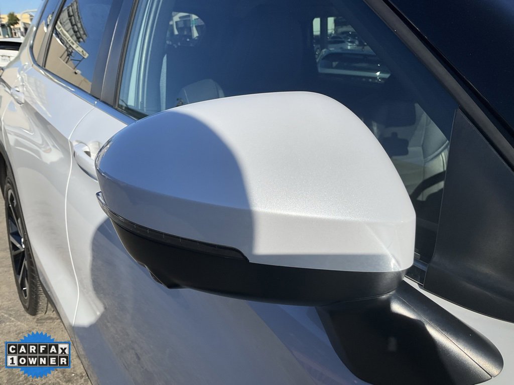 Used 2023 Mitsubishi Outlander SE image 81