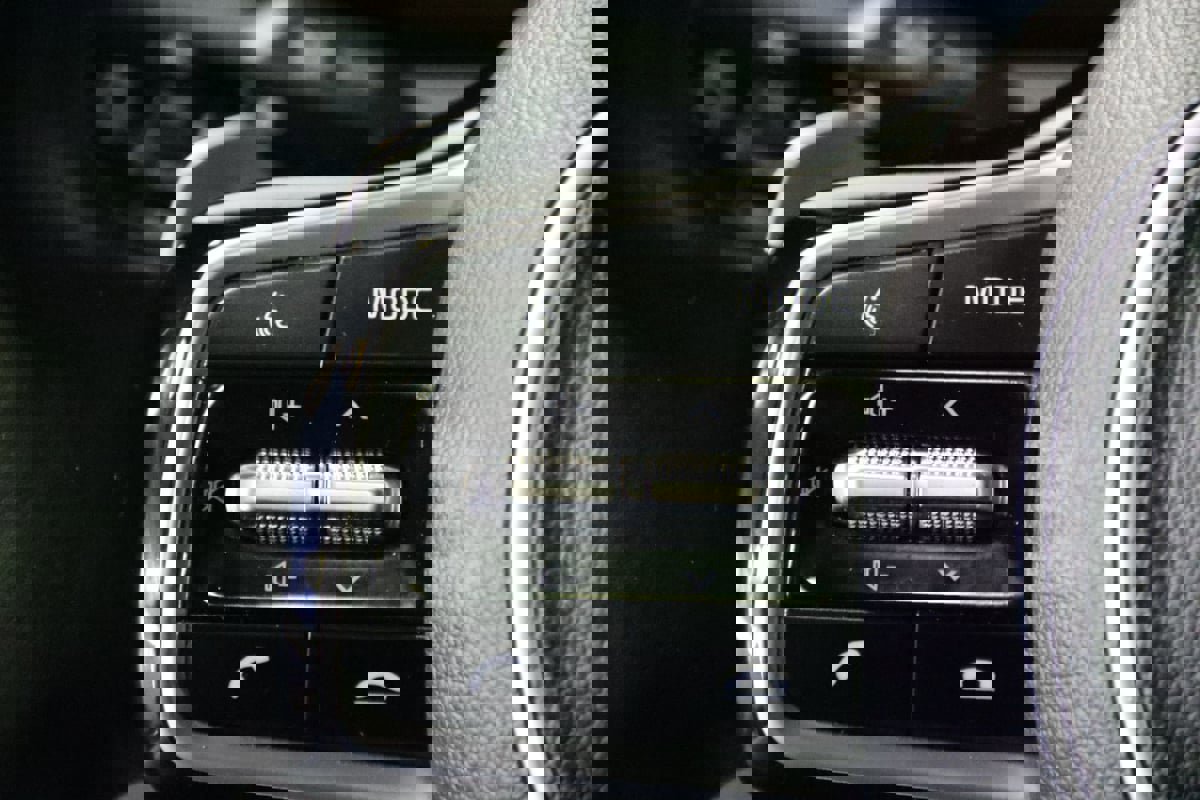 Used 2023 Kia Sorento SX Prestige image 18