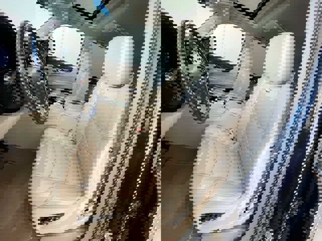 Used 2019 Cadillac Escalade Premium Luxury image 11