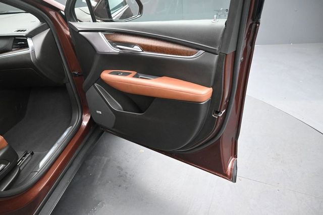 Used 2023 Cadillac XT5 Premium Luxury w/ Technology Package AWD/4WD image 34