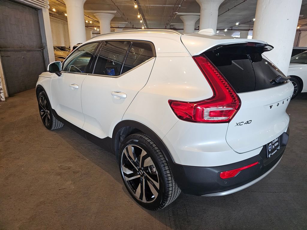 Certified 2023 Volvo XC40 B5 Plus w/ Driver Assist Package image 2