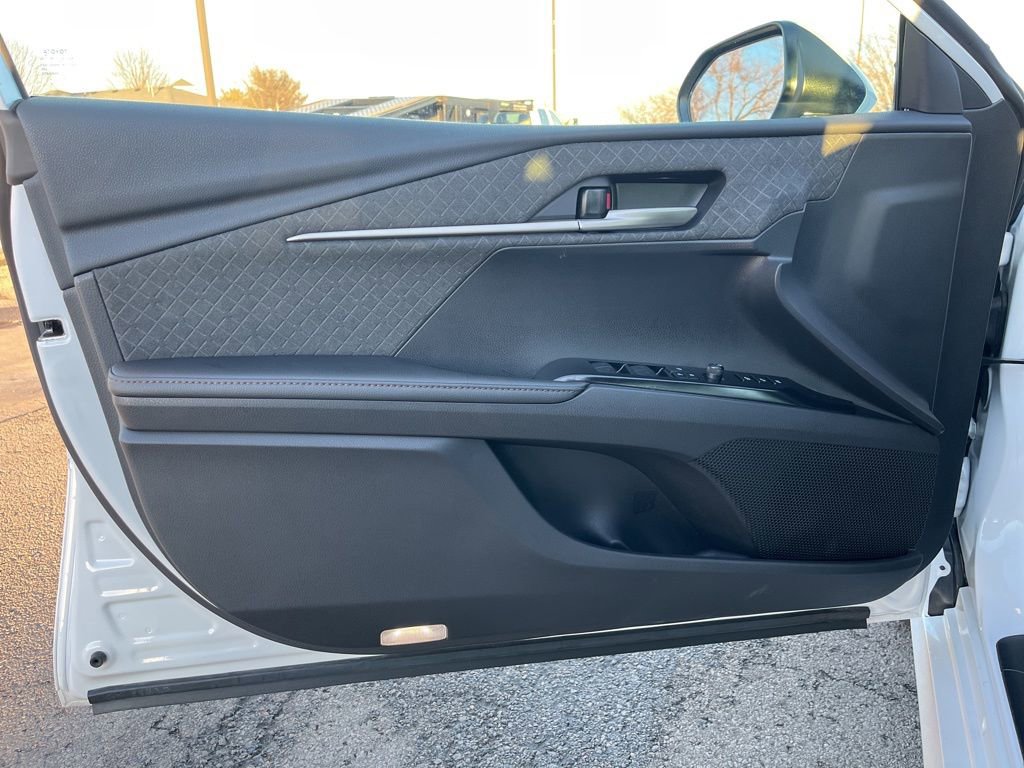 Used 2025 Toyota Camry XLE w/ Premium Package image 27