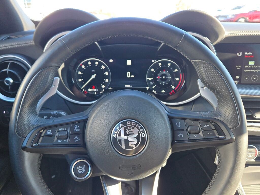 Used 2024 Alfa Romeo Stelvio Veloce image 32