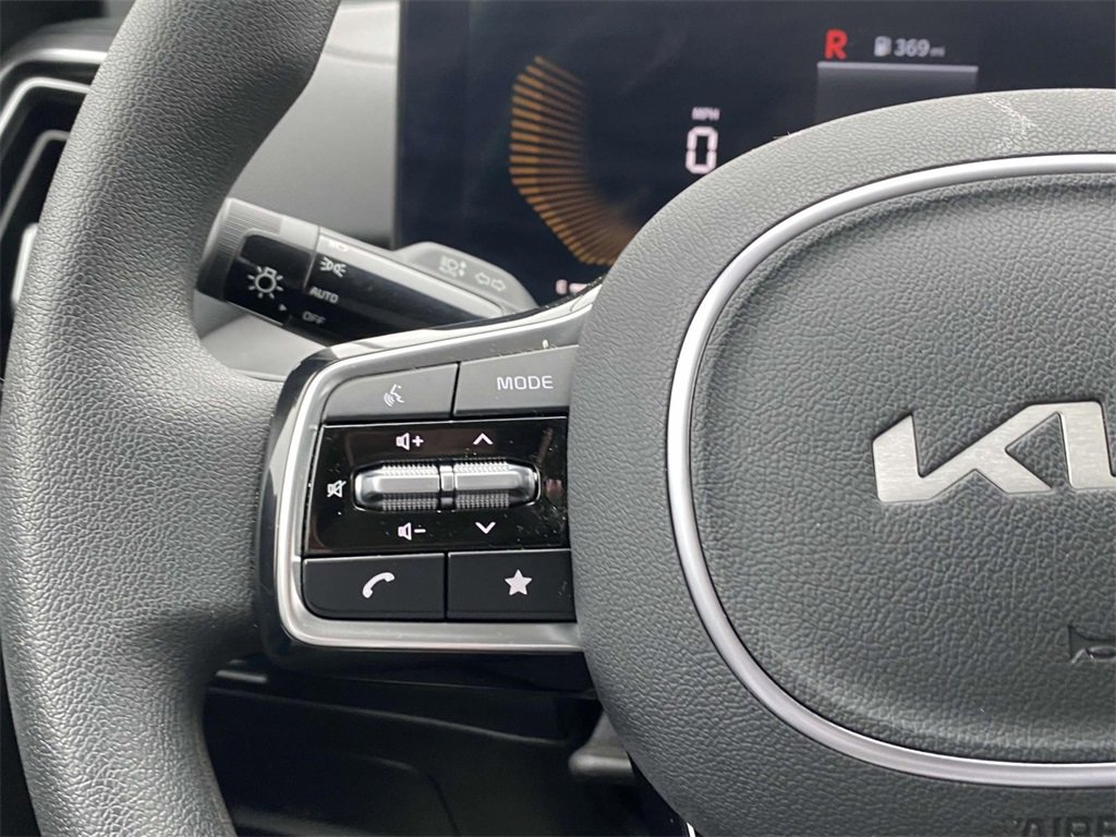 New 2024 Kia Sorento LX image 21