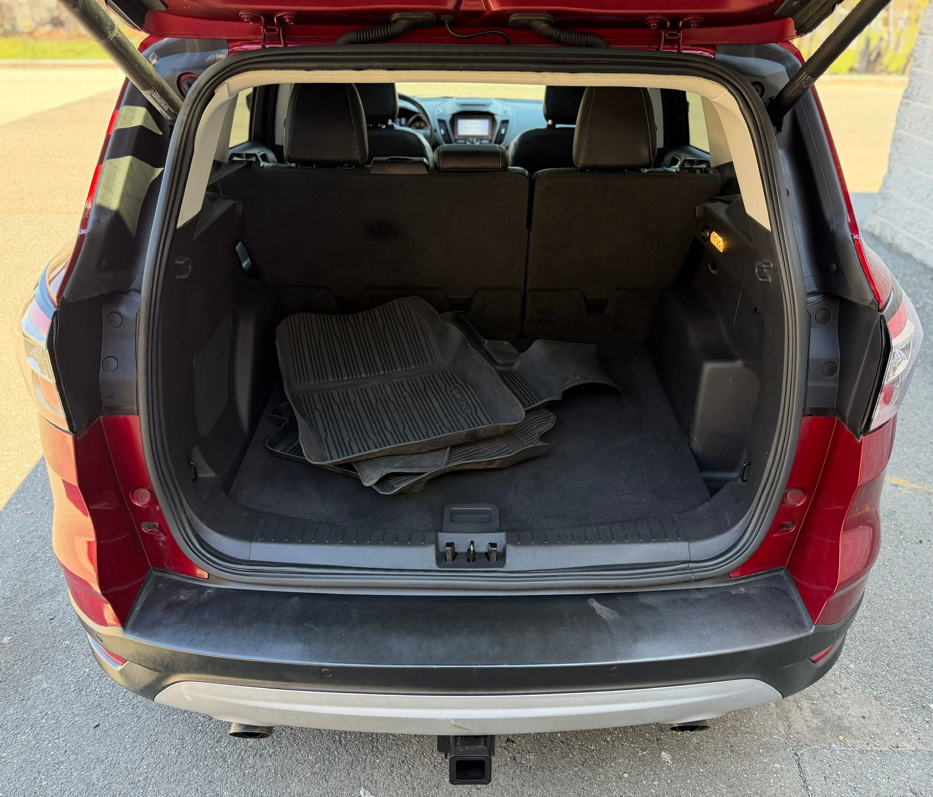 Used 2018 Ford Escape Titanium w/ Ford Safe & Smart Package image 14