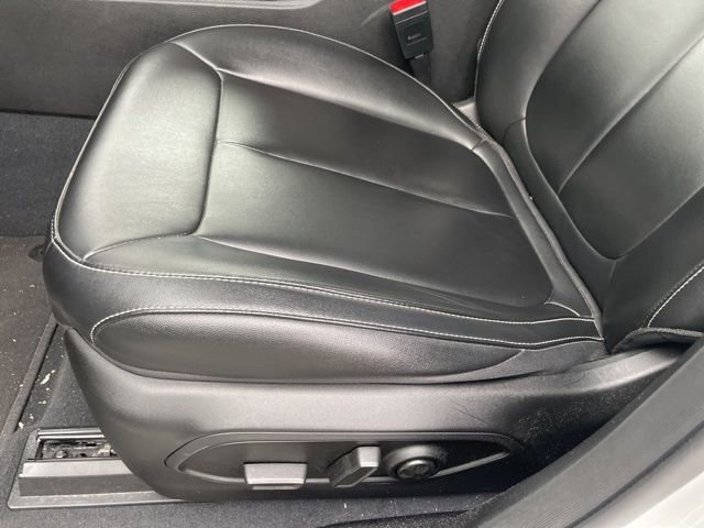 Used 2023 Jeep Grand Cherokee L Limited w/ Black Appearance Package image 6