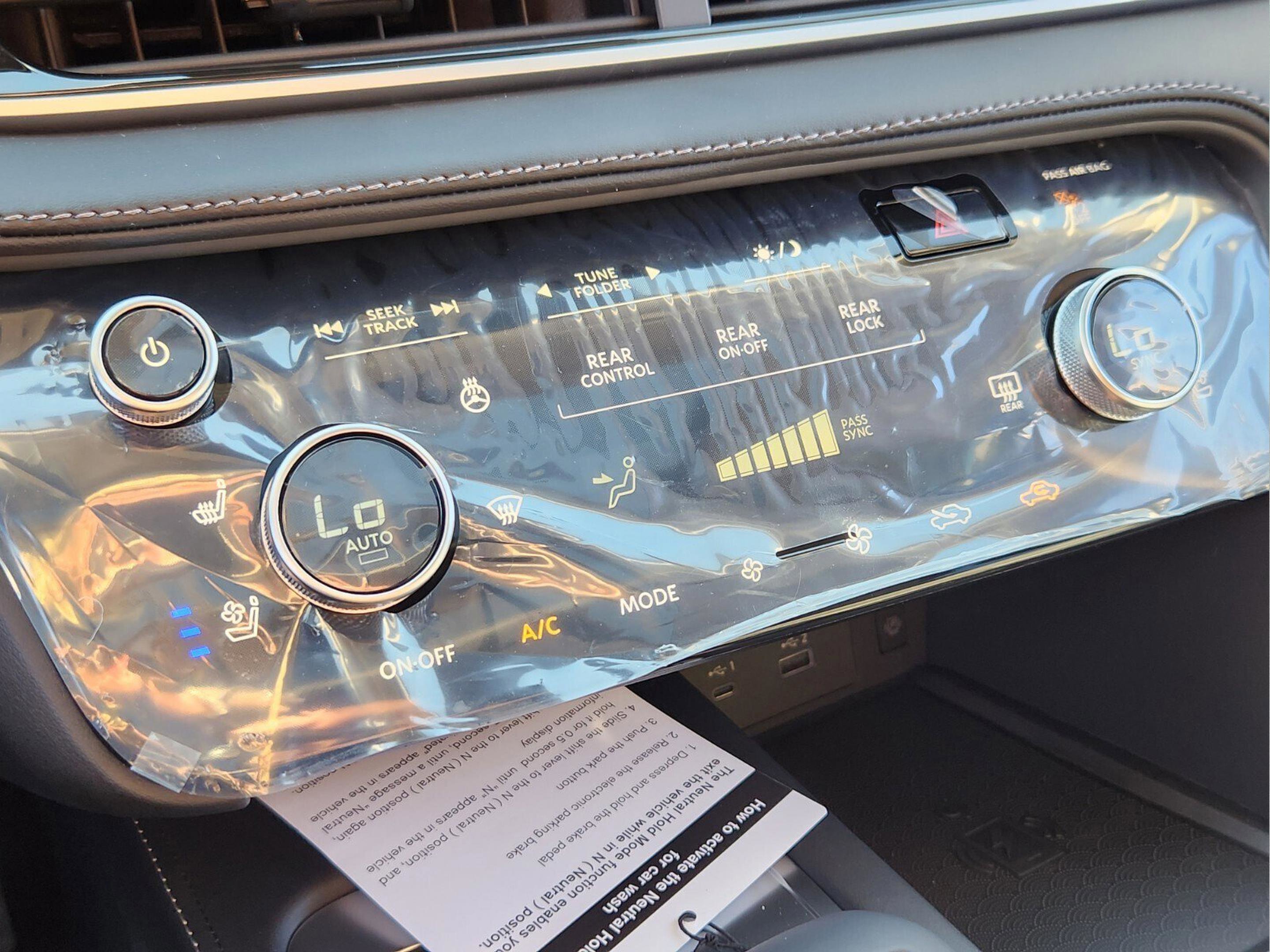 Certified 2025 INFINITI QX60 Luxe image 17