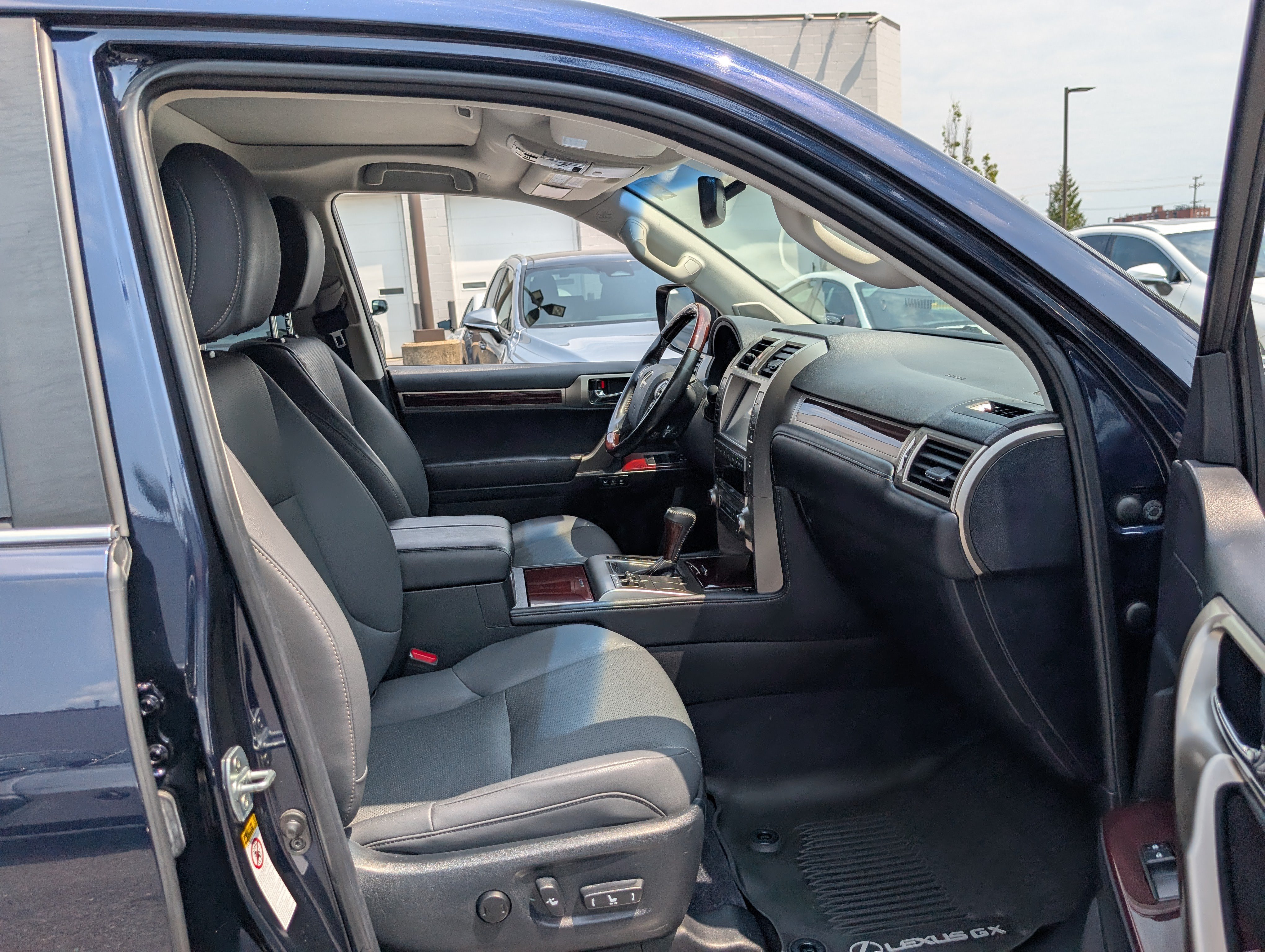 Used 2019 Lexus GX 460 Premium AWD/4WD image 11