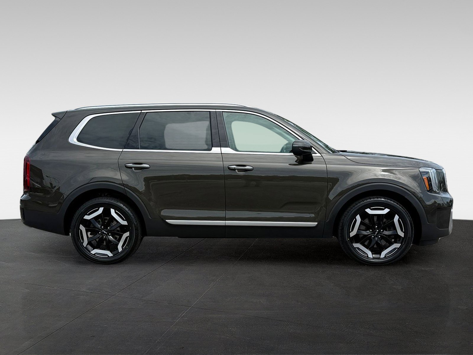 Used 2023 Kia Telluride S AWD/4WD image 4