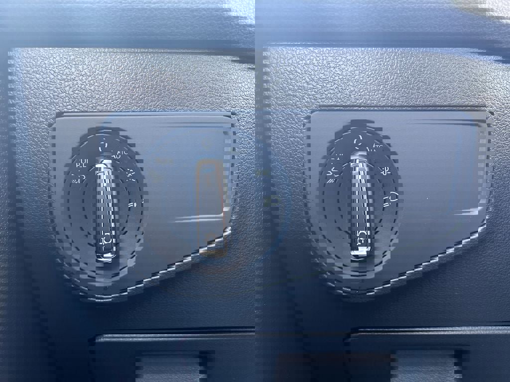 Used 2022 Volkswagen Tiguan SEL R-Line AWD/4WD image 27