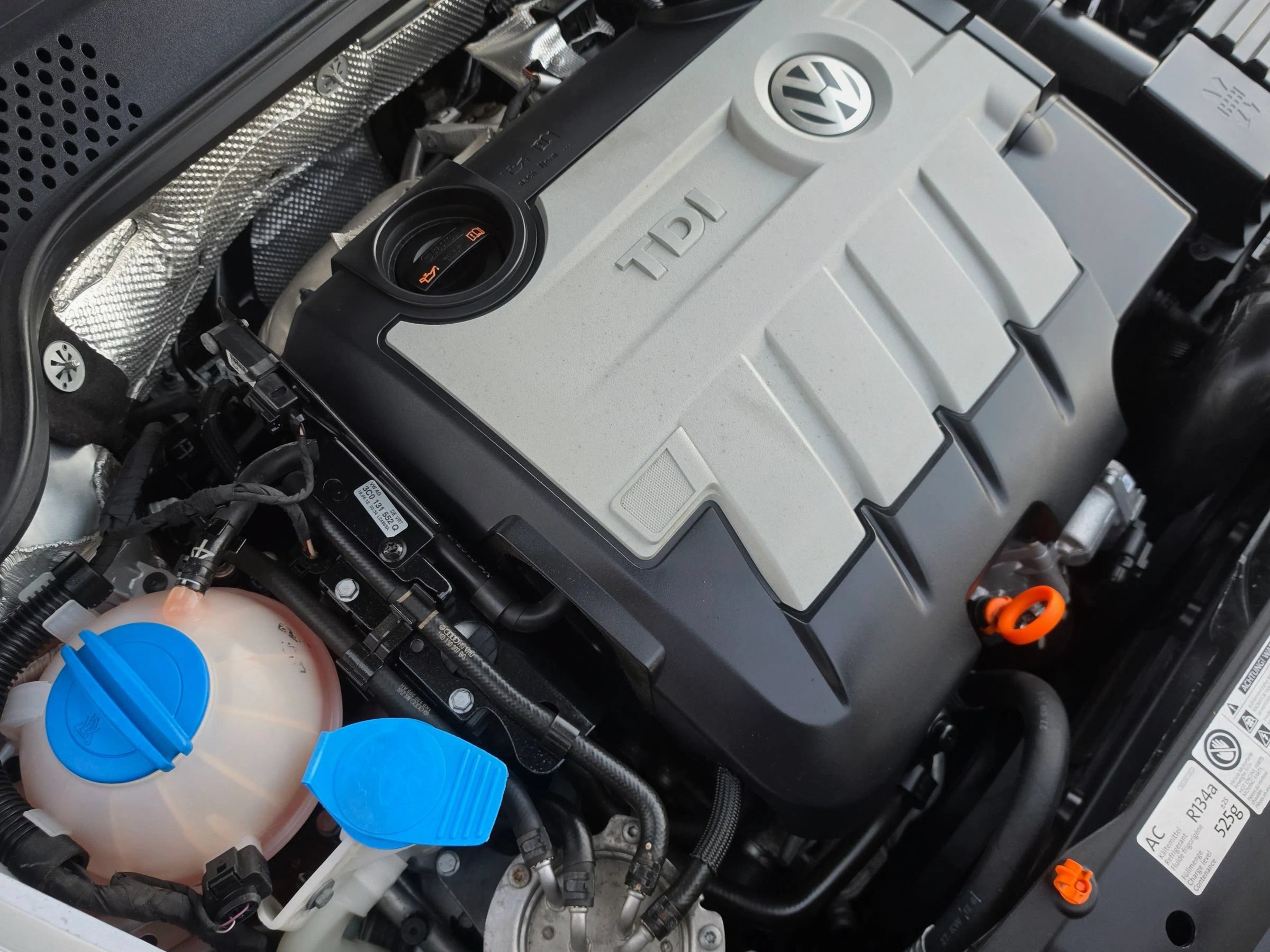 Used 2013 Volkswagen Beetle TDI FWD image 34