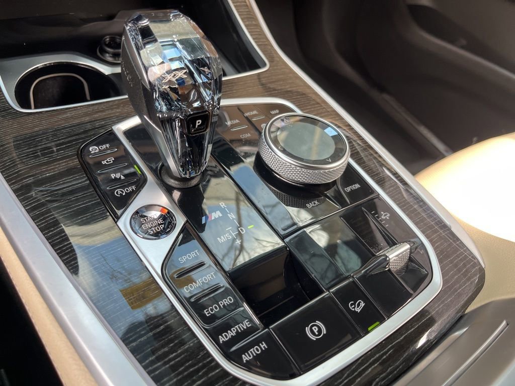 Used 2021 BMW X7 M50i w/ Executive Package image 39