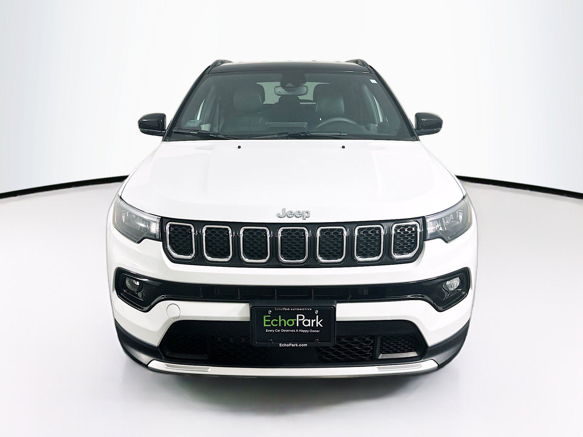 Used 2023 Jeep Compass Limited AWD/4WD image 2