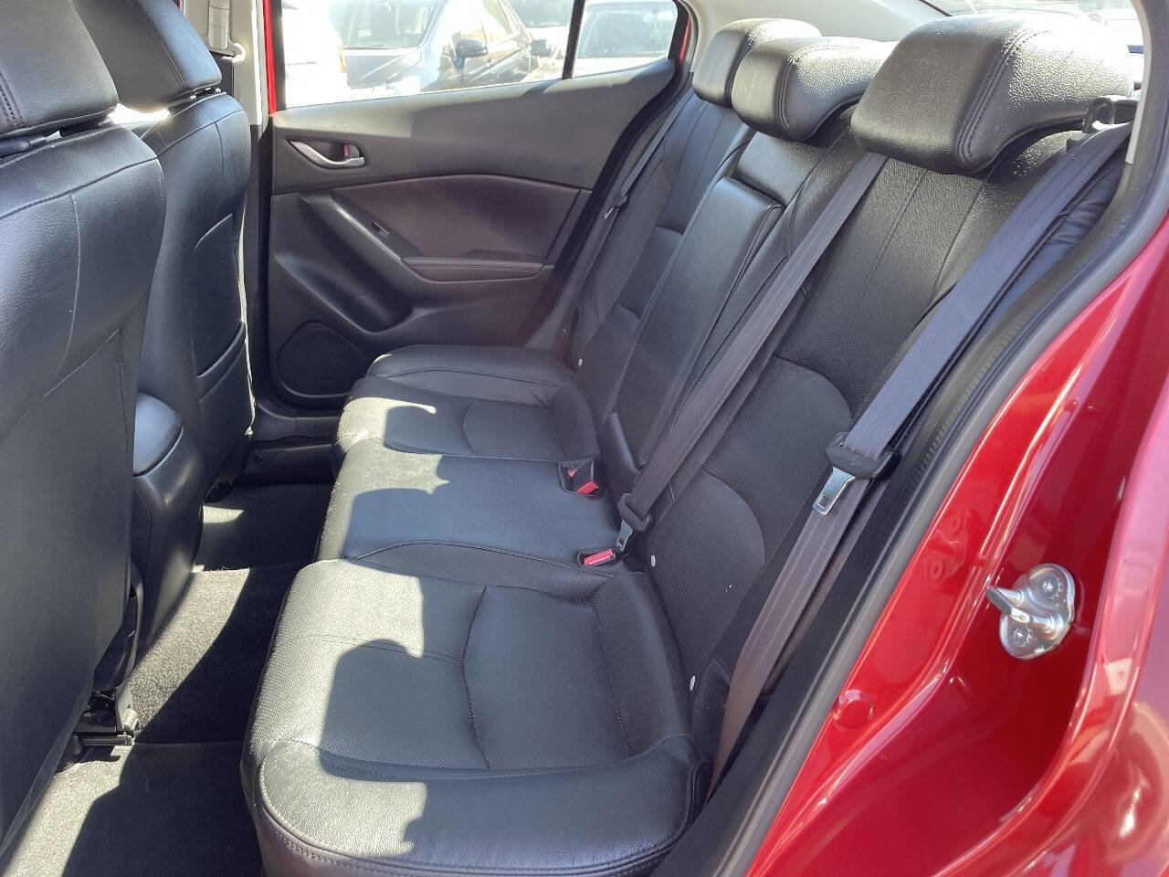 Used 2017 MAZDA MAZDA3 Grand Touring image 9