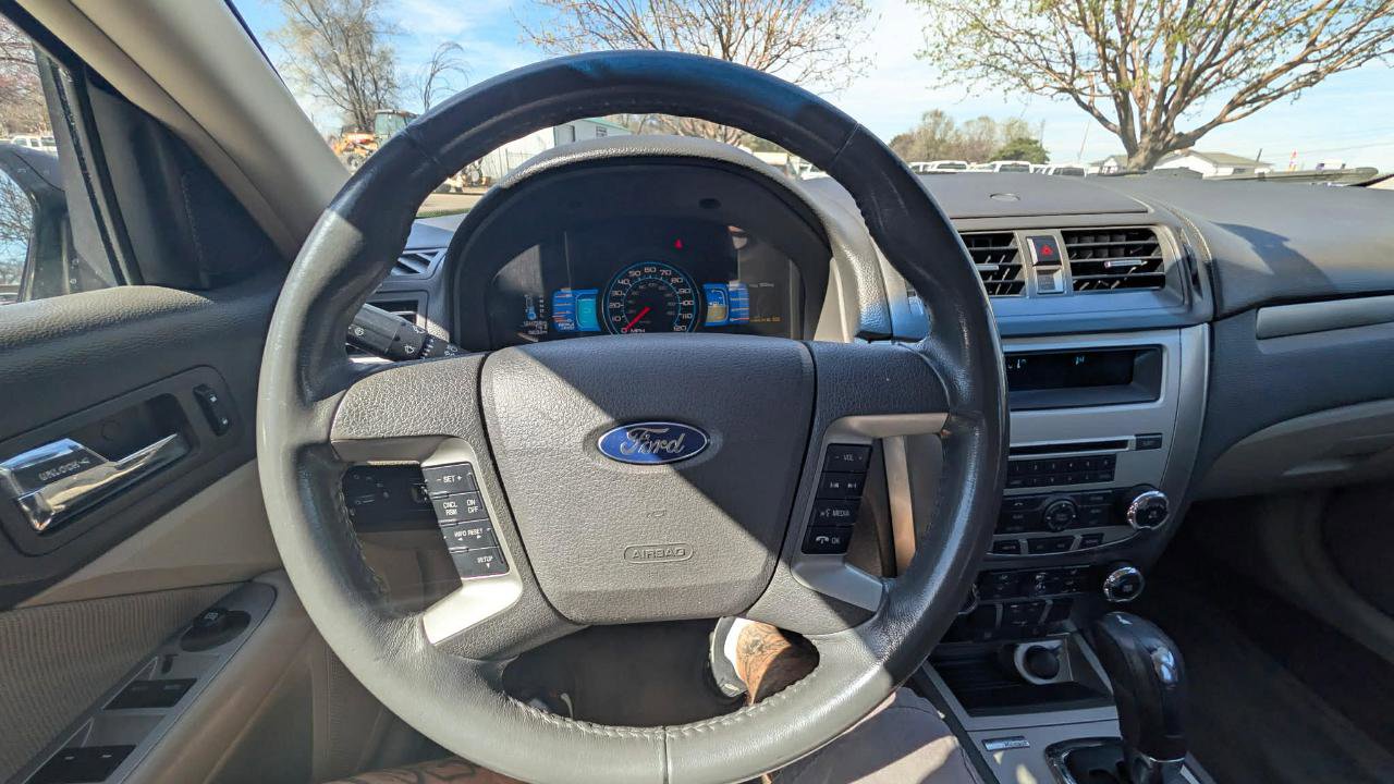 Used 2012 Ford Fusion Hybrid FWD image 16