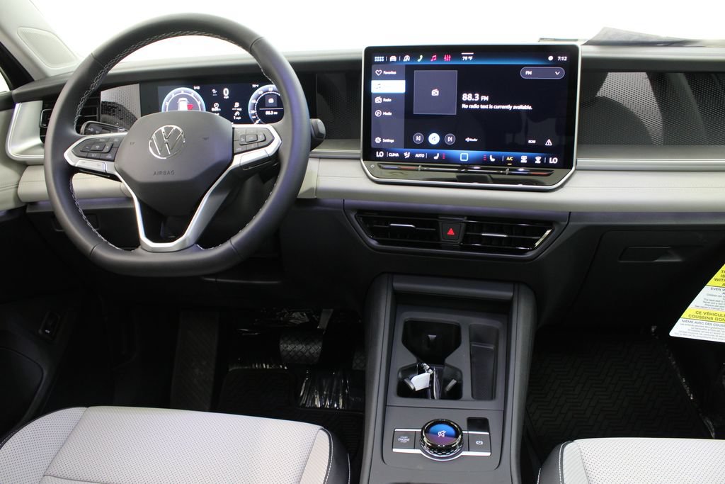 New 2026 Volkswagen Tiguan SE FWD image 9
