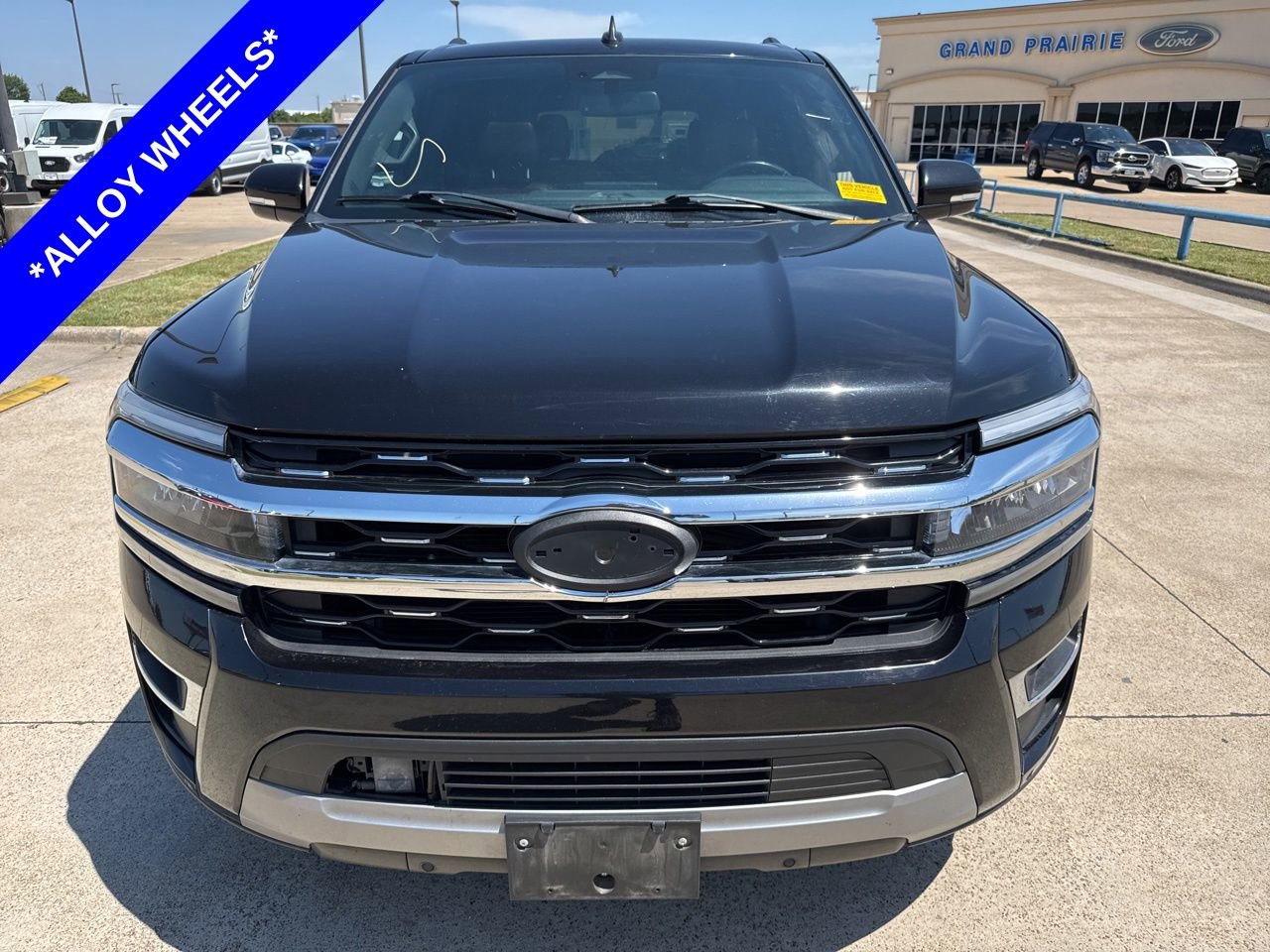Used 2022 Ford Expedition Limited RWD image 2