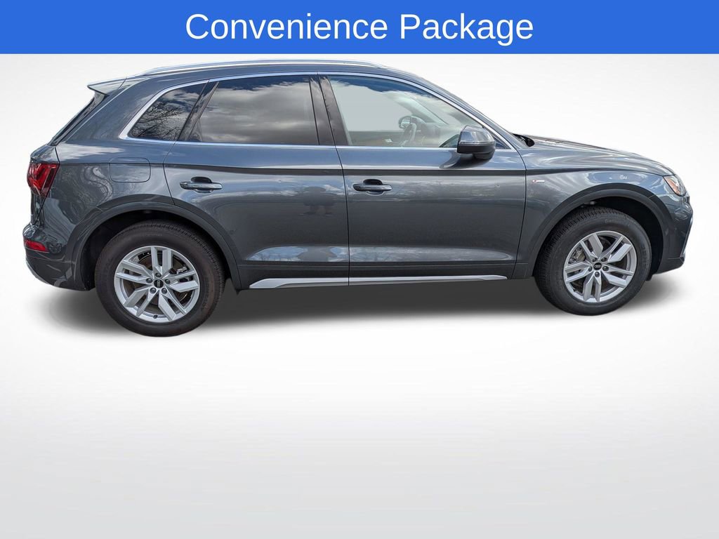 Used 2023 Audi Q5 2.0T Premium w/ Convenience Package AWD/4WD image 2