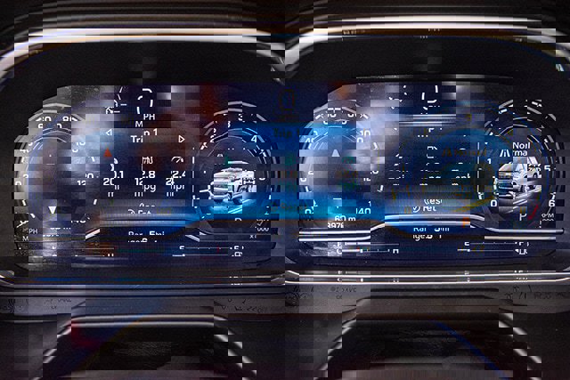 Used 2023 Chevrolet Suburban Z71 w/ Z71 Off-Road Package image 14