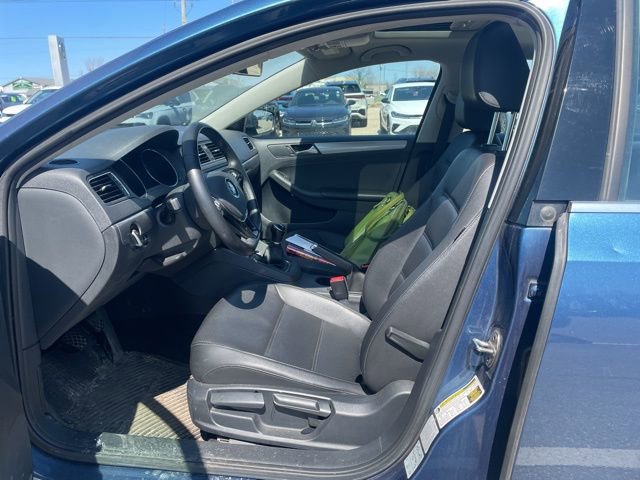 Used 2017 Volkswagen Jetta SE FWD image 9