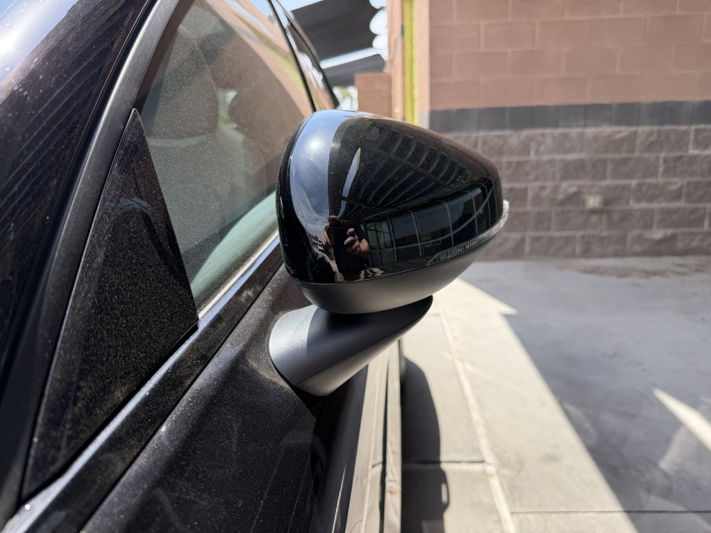 Used 2025 Volvo EX30 Ultra AWD/4WD image 12