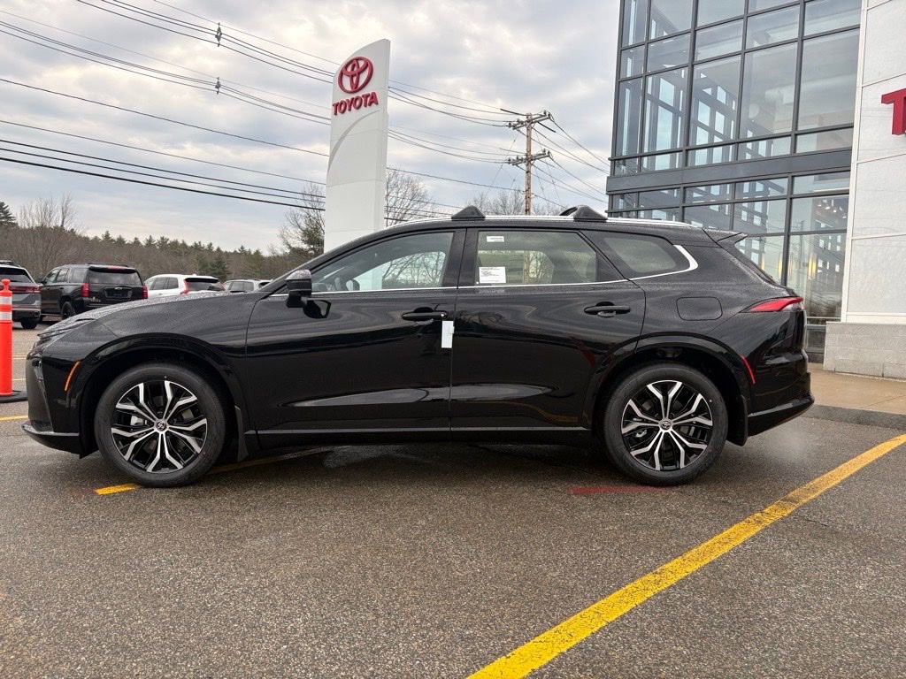 New 2026 Toyota Crown Signia image 2