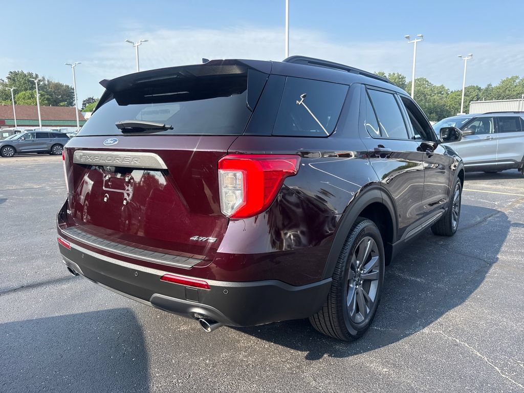 Used 2023 Ford Explorer XLT w/ Equipment Group 202A AWD/4WD image 8