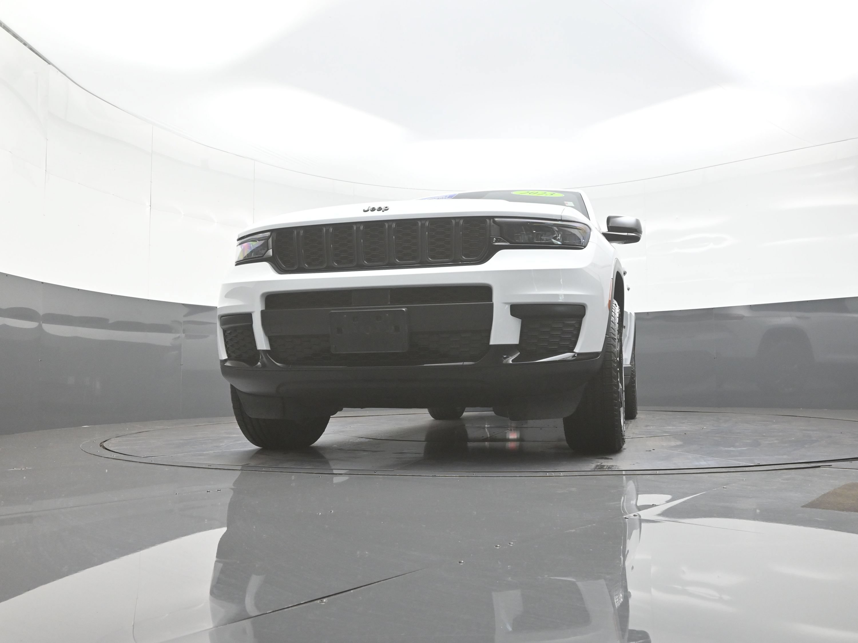 Used 2023 Jeep Grand Cherokee L Laredo AWD/4WD image 10