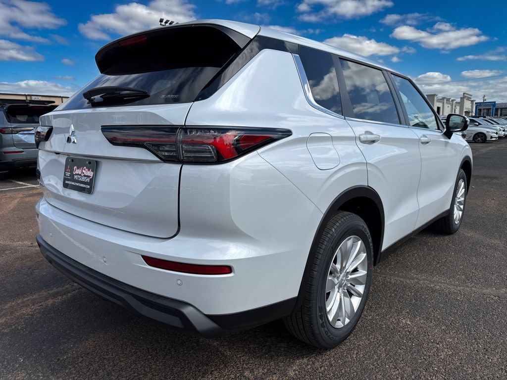 New 2026 Mitsubishi Outlander ES AWD/4WD image 4