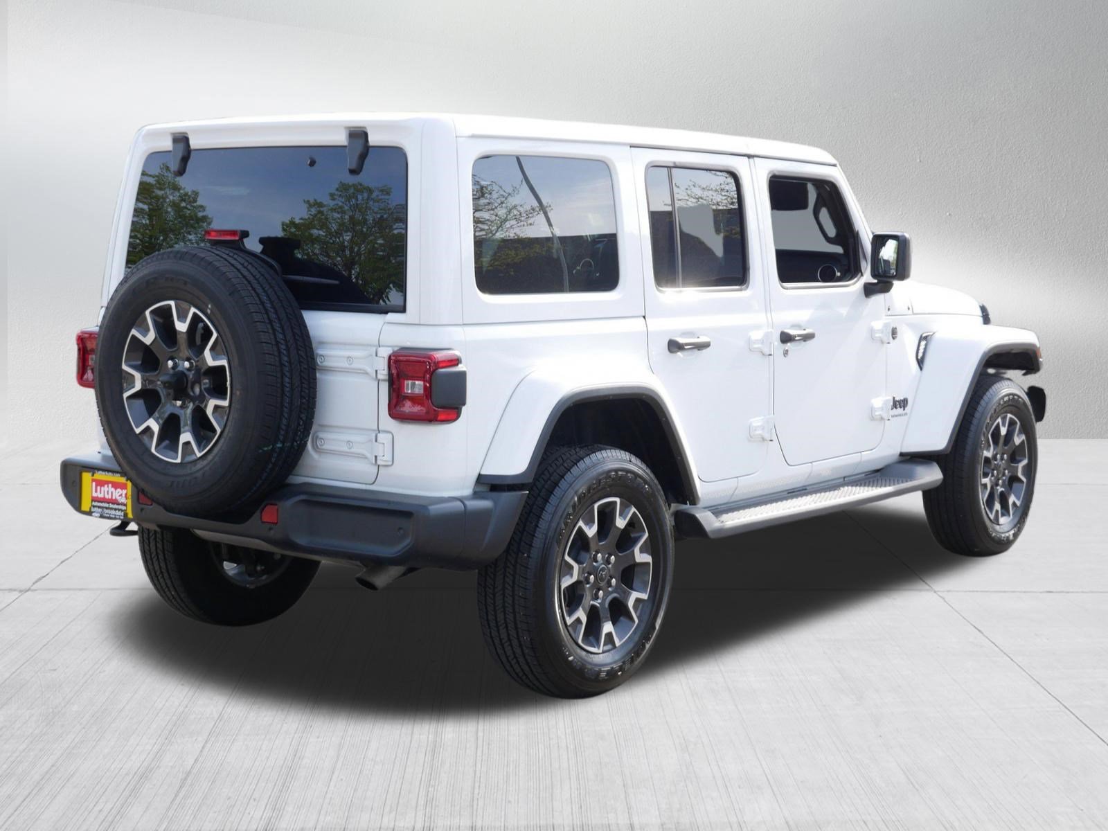 Used 2025 Jeep Wrangler Unlimited Sahara w/ Safety Group AWD/4WD image 7