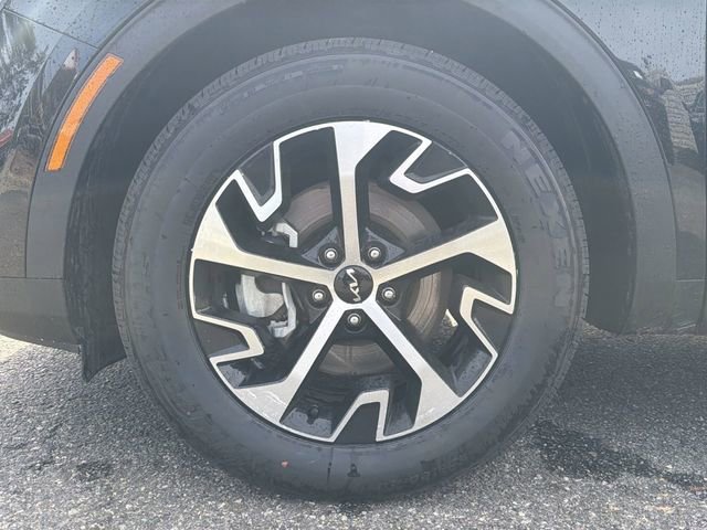 Certified 2025 Kia Sportage EX w/ Premium Package image 10