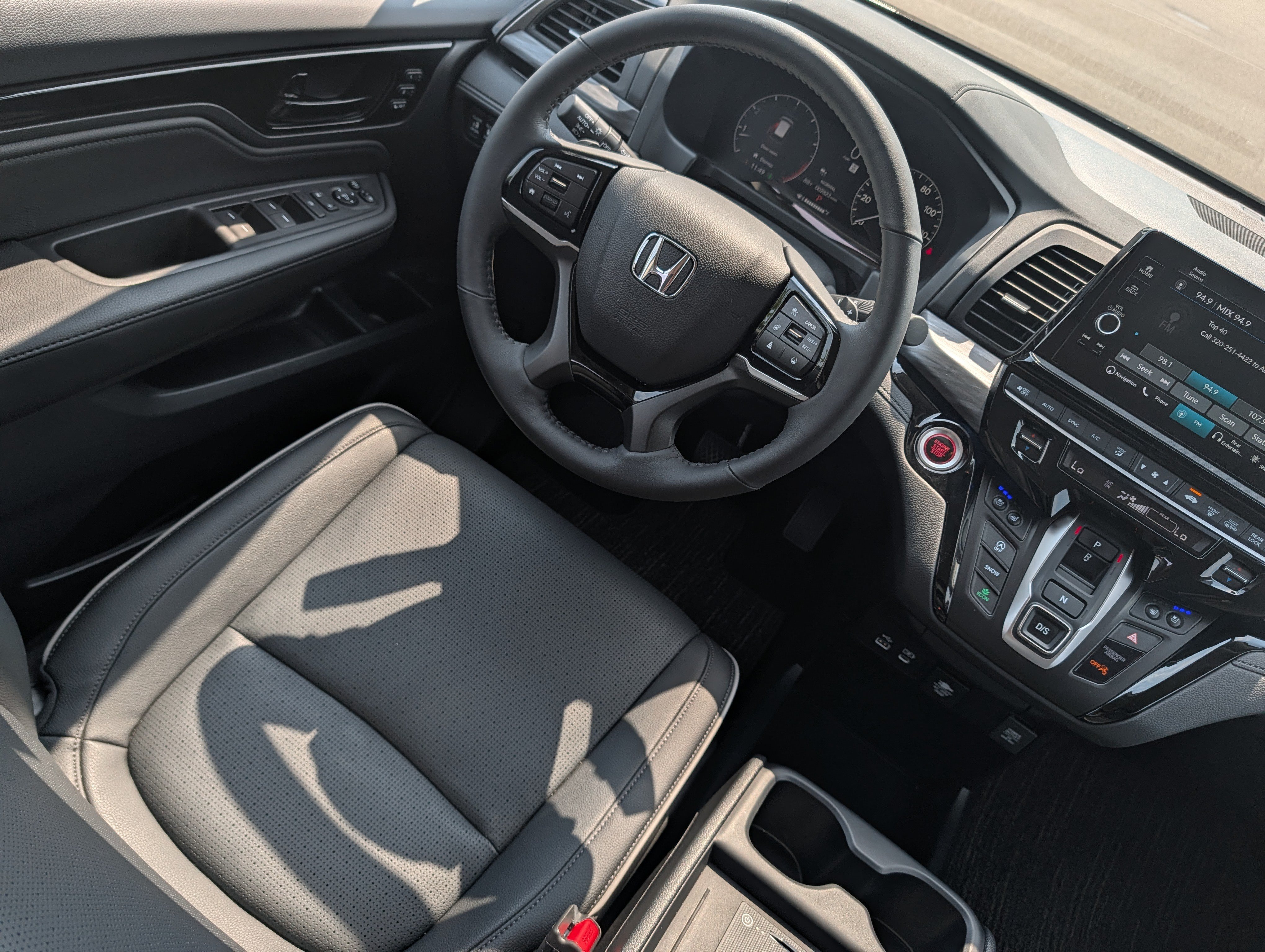 Used 2026 Honda Odyssey Elite image 9