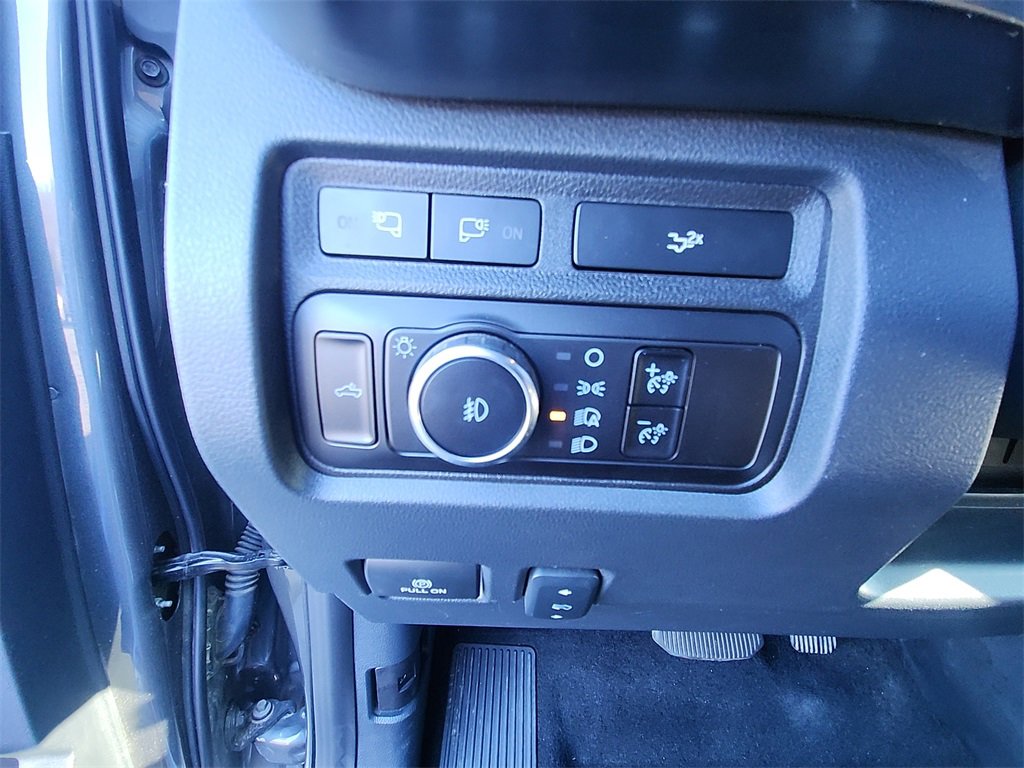 Used 2023 Ford F350 Lariat image 21