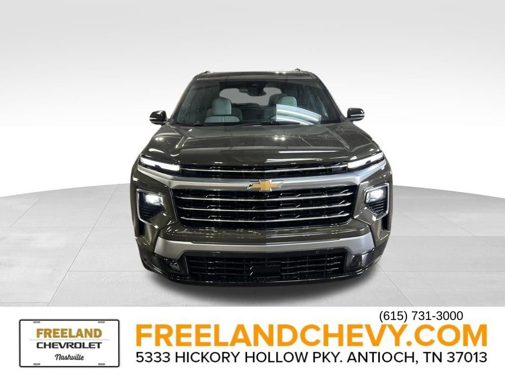 Used 2024 Chevrolet Traverse RS image 2