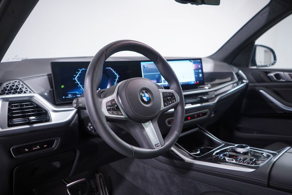 Used 2026 BMW X7 xDrive40i w/ M Sport Package AWD/4WD image 6