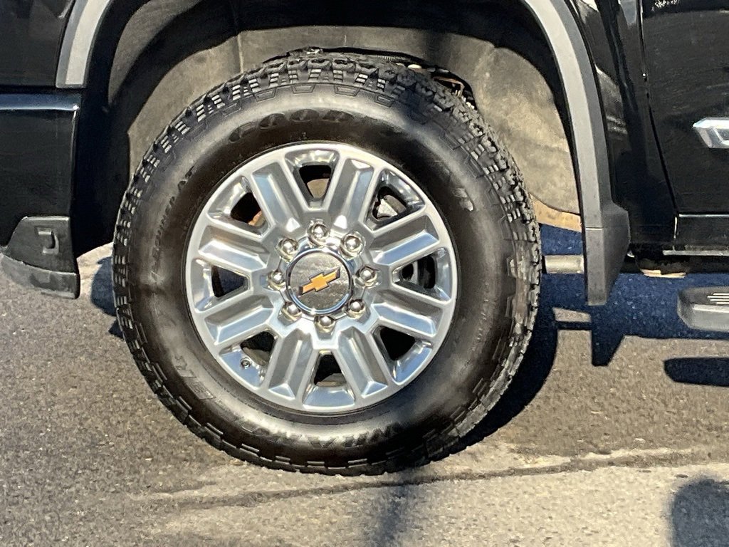 Used 2024 Chevrolet Silverado 2500 High Country image 17