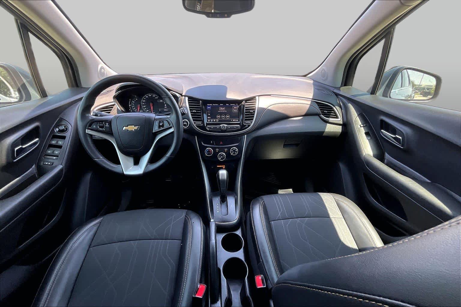 Used 2020 Chevrolet Trax LT w/ Driver Confidence Package FWD image 15