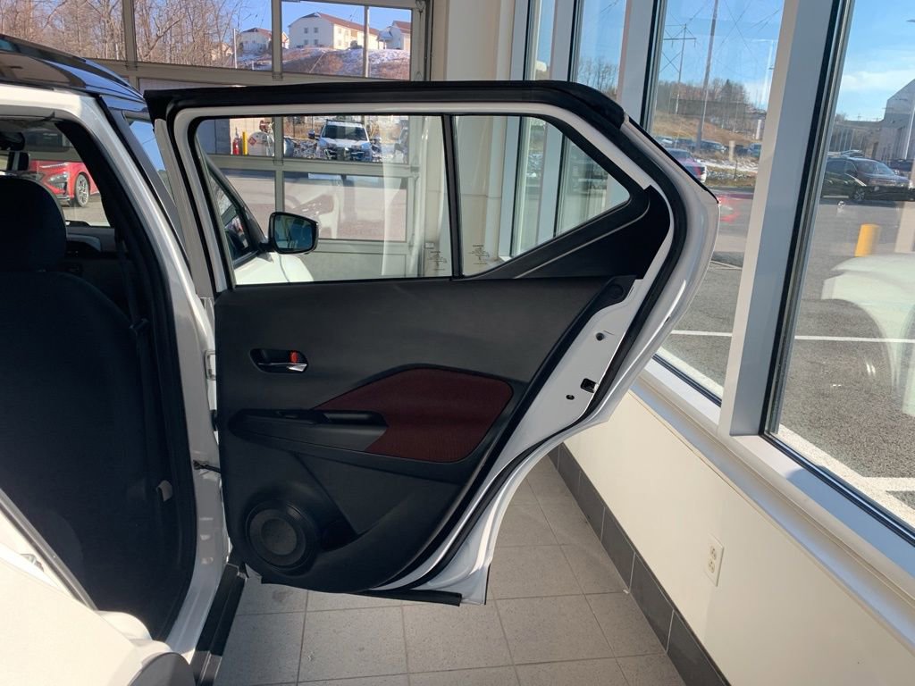 Used 2023 Nissan Kicks SR w/ Interior Electronics Package image 19
