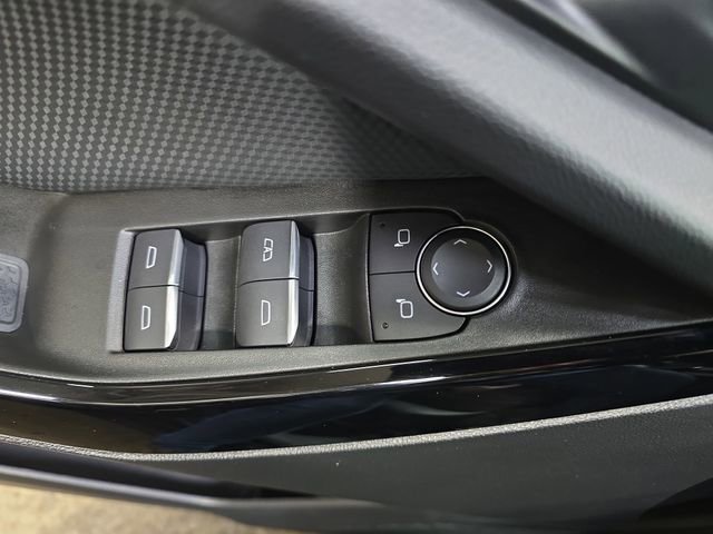 Used 2025 Chevrolet Equinox RS w/ Safety and Technology Package AWD/4WD image 31