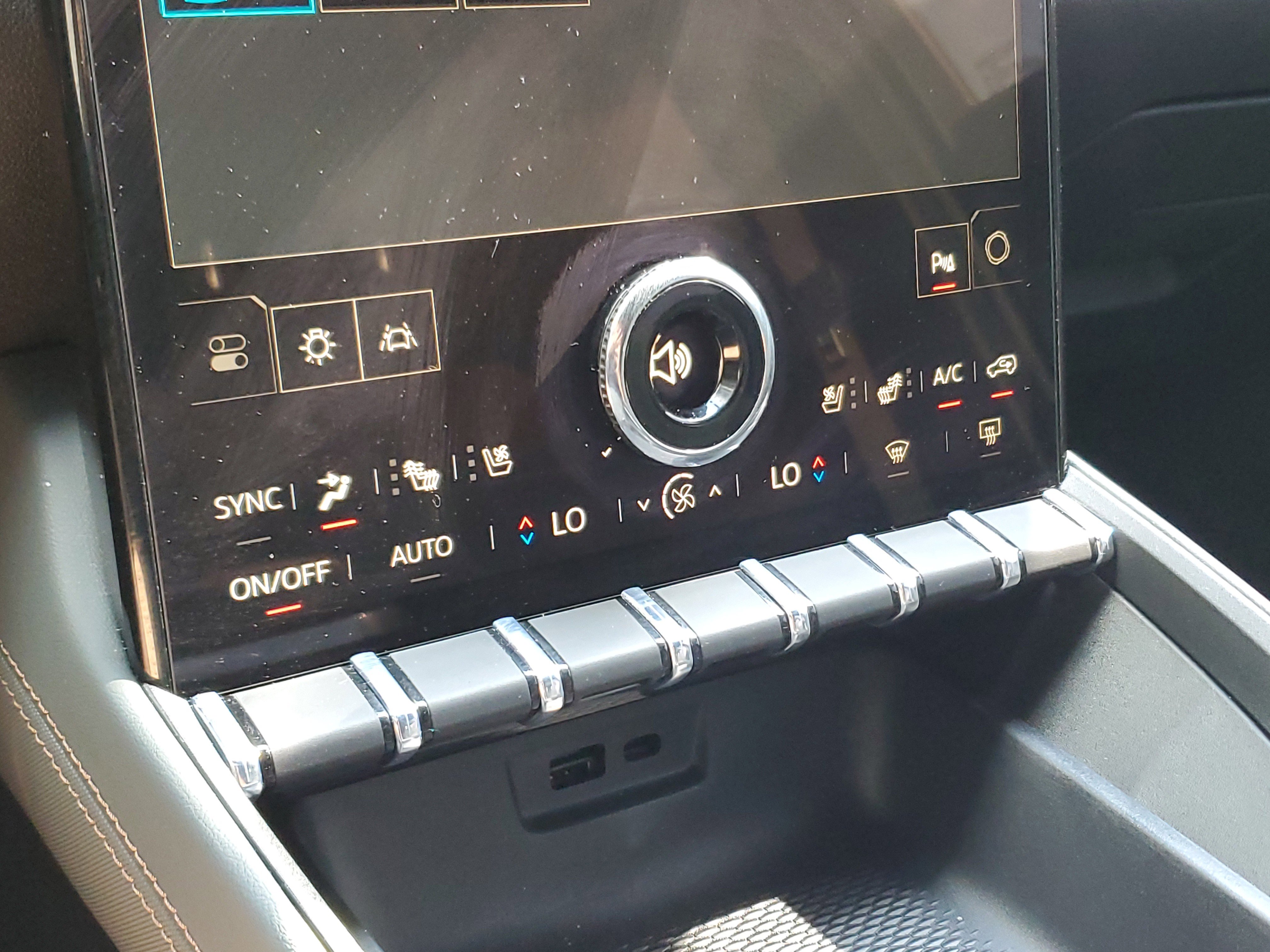 Certified 2026 GMC Terrain AT4 w/ Convenience Package III AWD/4WD image 29