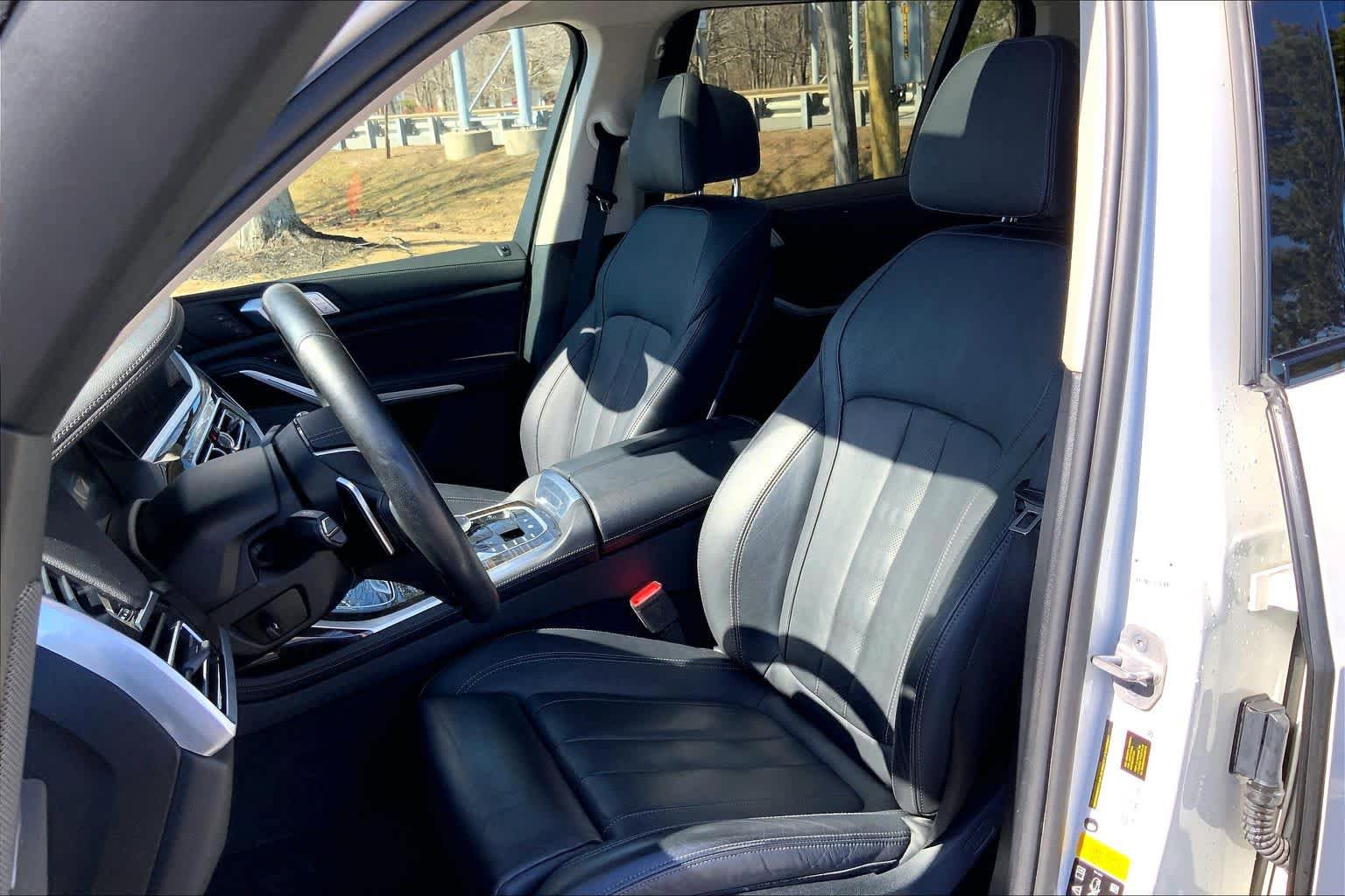 Used 2021 BMW X7 xDrive40i w/ Premium Package image 9
