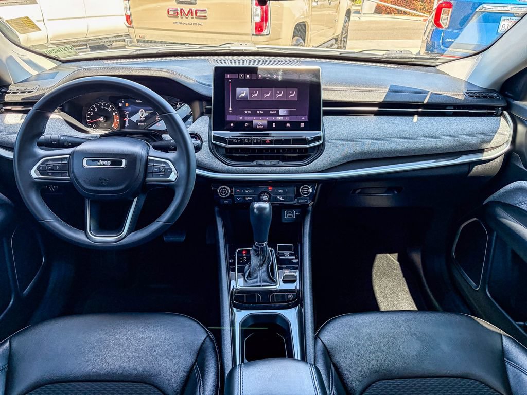 Used 2022 Jeep Compass Latitude AWD/4WD image 16