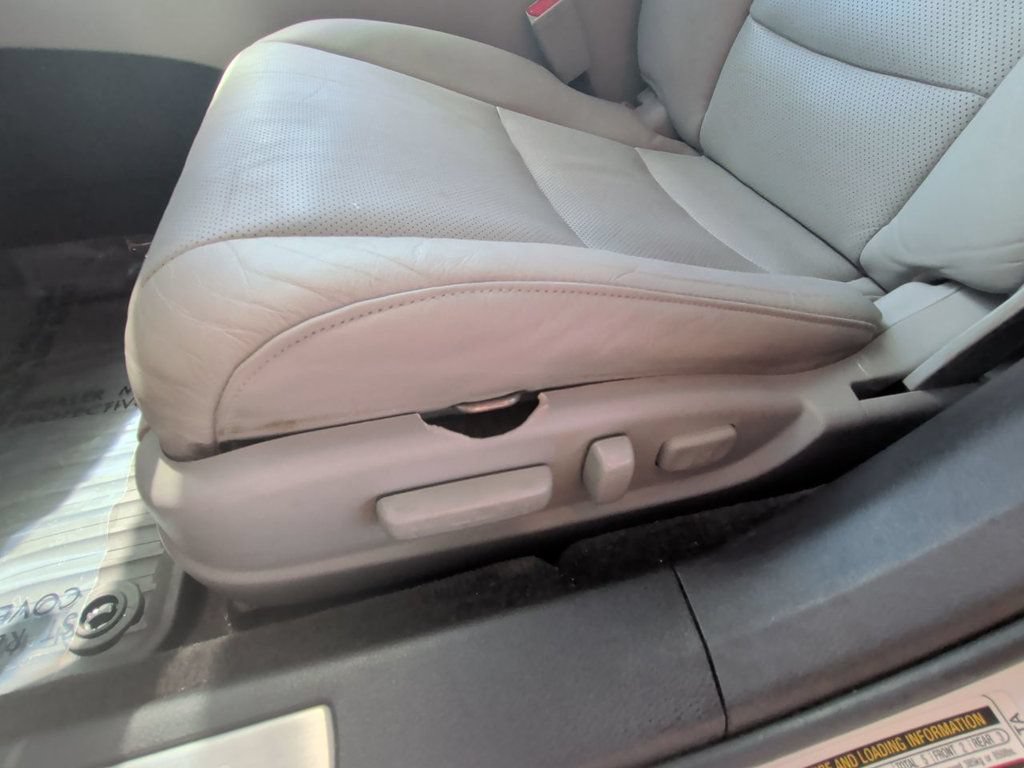 Used 2015 Acura TLX w/ Technology Package FWD image 13